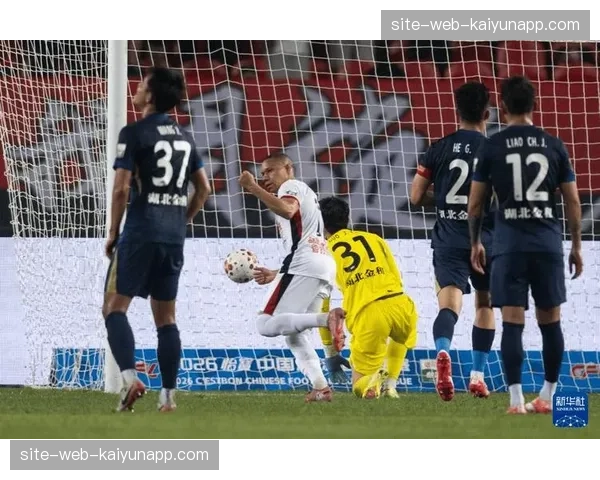 武汉三镇1-0小胜成都蓉城未果 主场攻势占优但效率不足